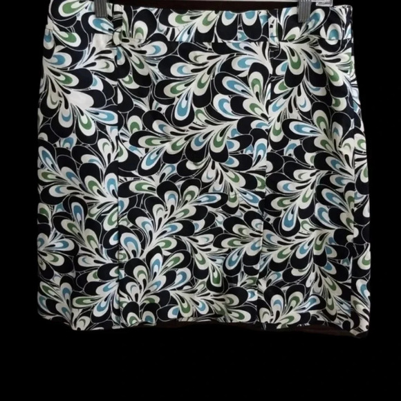 Loft Skirt - Picture 2 of 3